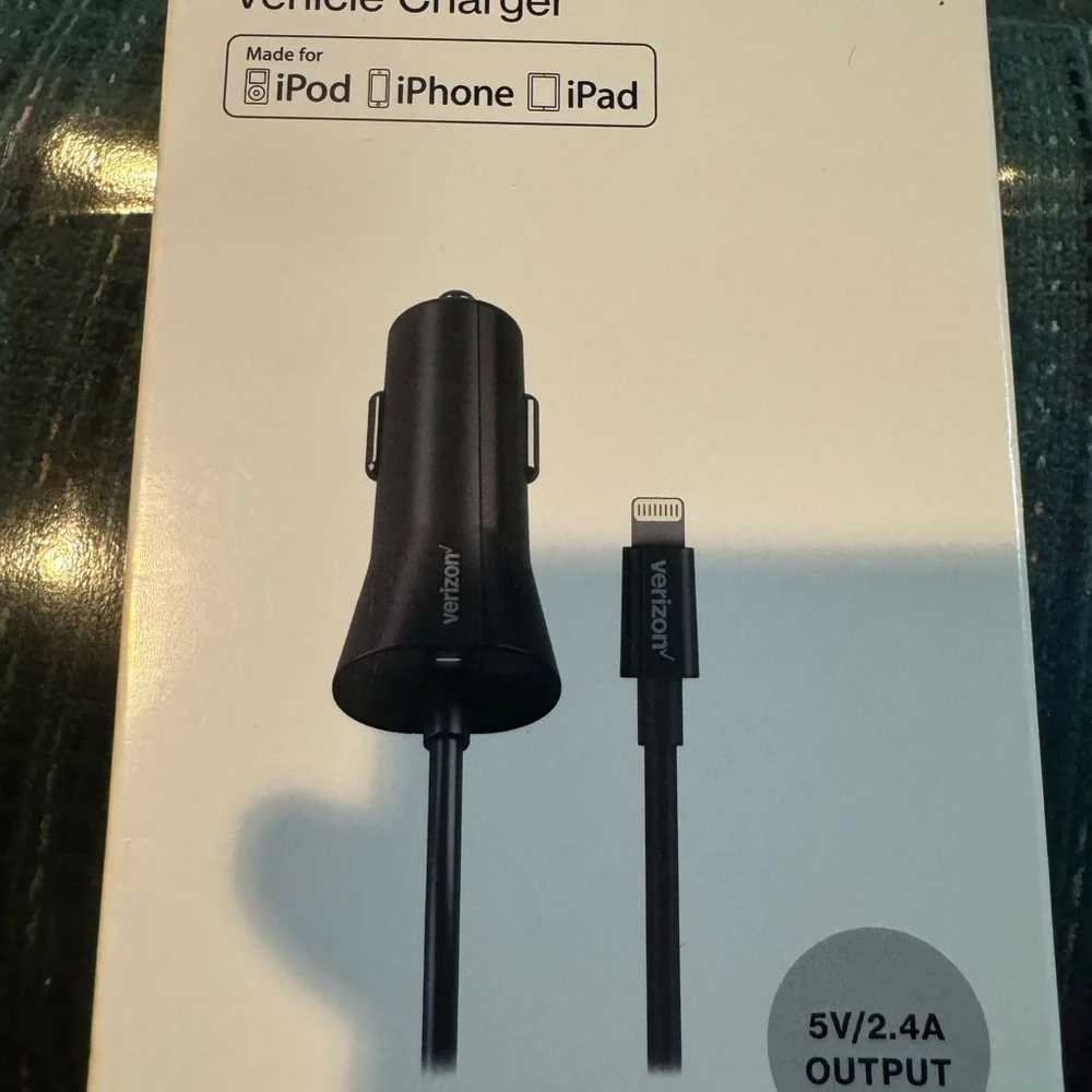 - iPhone/ipad car charger for iPhones 7 and older
